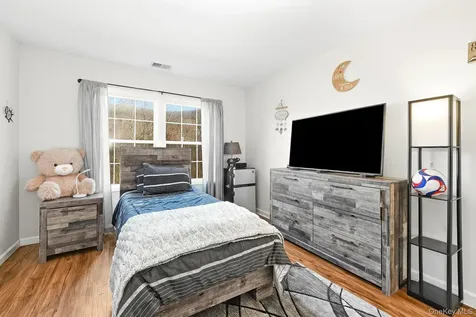 18 Clearwater Court Beacon NY 12508