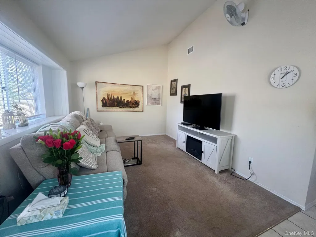 10 Rutland Road Mastic NY 11950
