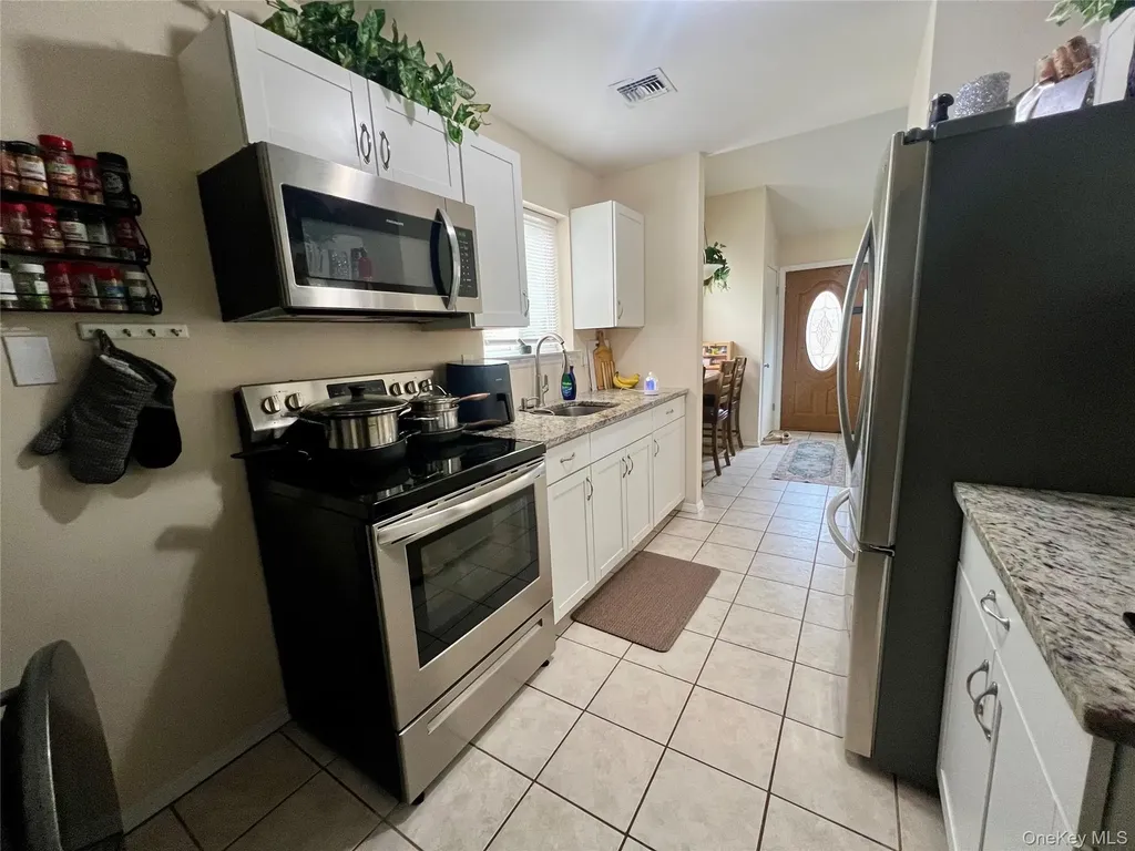 10 Rutland Road Mastic NY 11950