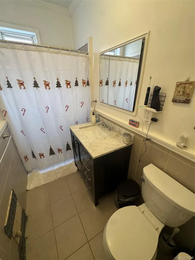 7027 68th Place Glendale NY 11385