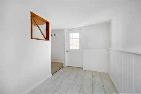 9 Ferrara Drive Rhinebeck NY 12572
