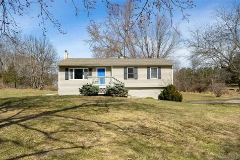 9 Ferrara Drive Rhinebeck NY 12572