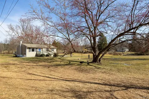 9 Ferrara Drive Rhinebeck NY 12572