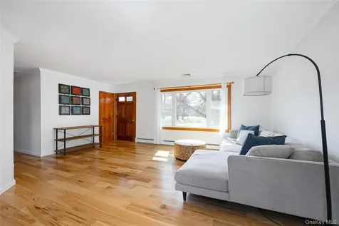 9 Ferrara Drive Rhinebeck NY 12572