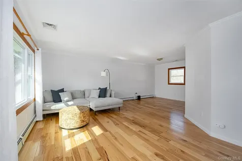 9 Ferrara Drive Rhinebeck NY 12572