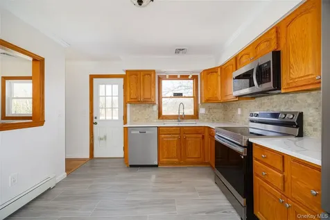 9 Ferrara Drive Rhinebeck NY 12572
