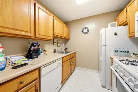 9 Country Place Mohegan Lake NY 10547