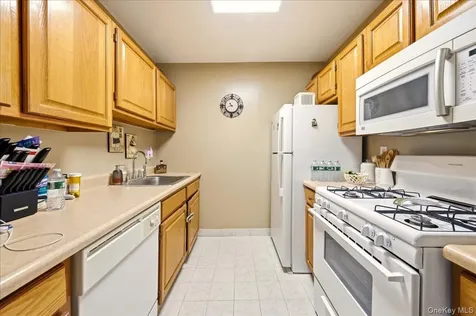 9 Country Place Mohegan Lake NY 10547