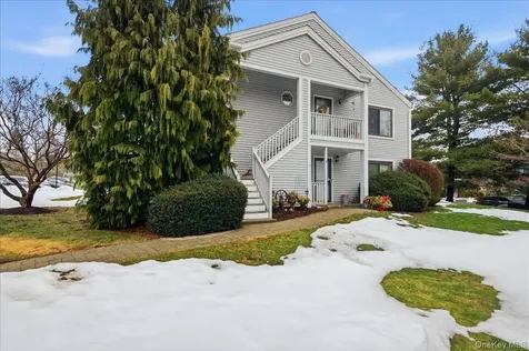 9 Country Place Mohegan Lake NY 10547