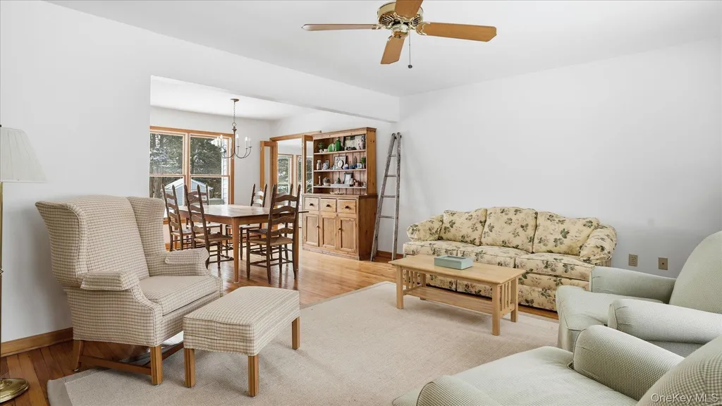 55 Leafy Way Aquebogue NY 11931