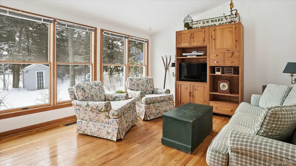 55 Leafy Way Aquebogue NY 11931