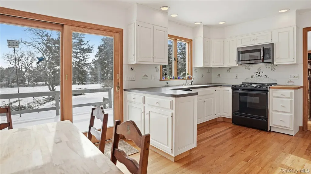 55 Leafy Way Aquebogue NY 11931