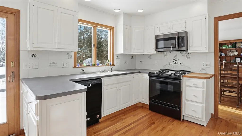 55 Leafy Way Aquebogue NY 11931