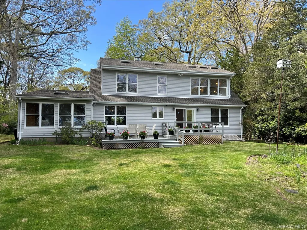 55 Leafy Way Aquebogue NY 11931