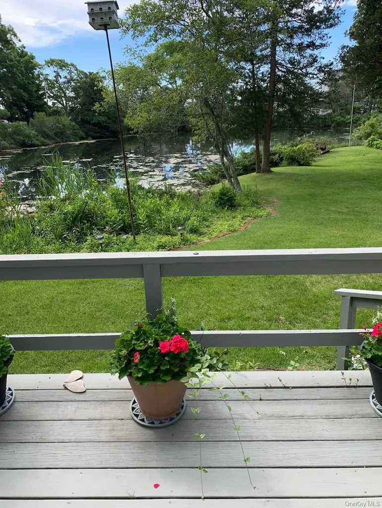 55 Leafy Way Aquebogue NY 11931