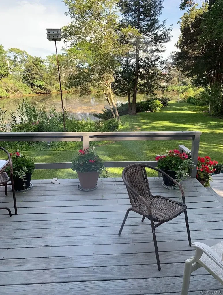 55 Leafy Way Aquebogue NY 11931