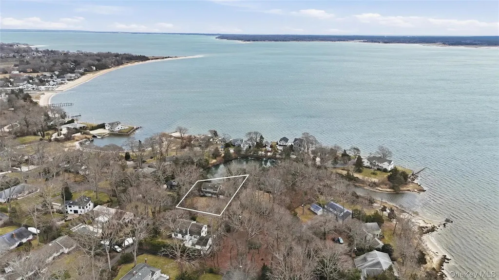 55 Leafy Way Aquebogue NY 11931