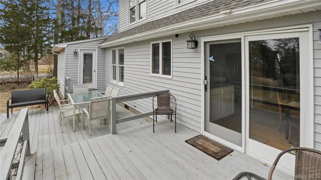 55 Leafy Way Aquebogue NY 11931