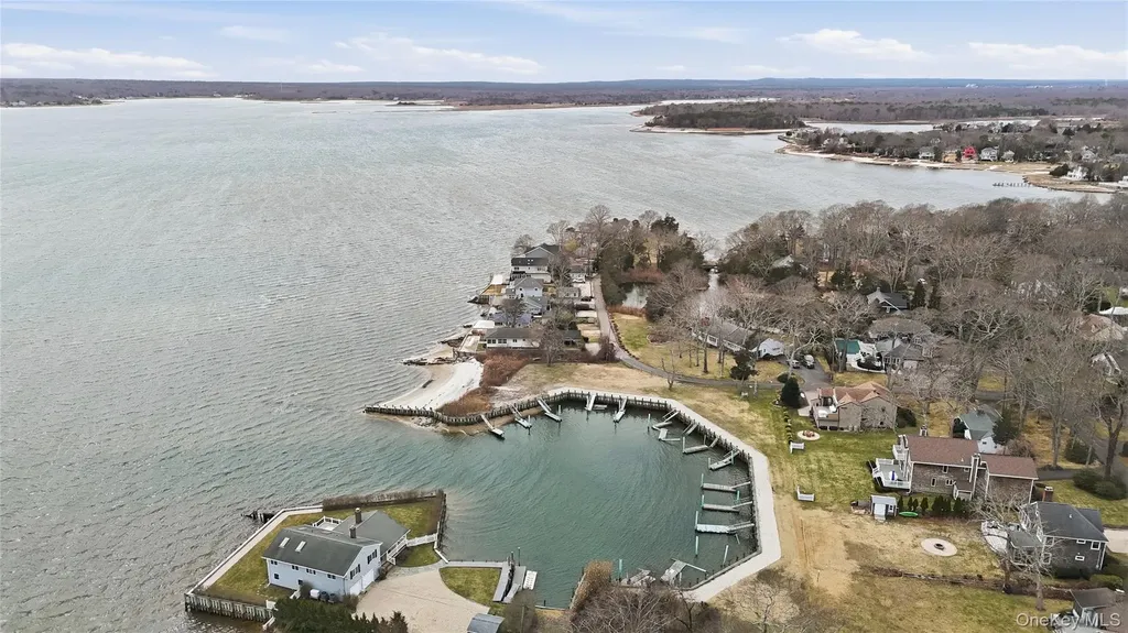 55 Leafy Way Aquebogue NY 11931