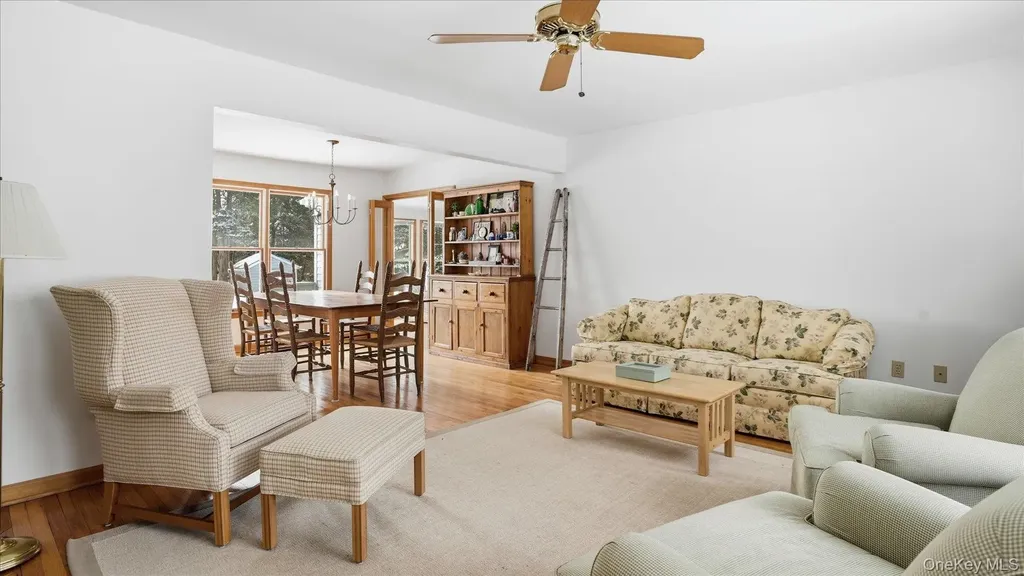 55 Leafy Way Aquebogue NY 11931