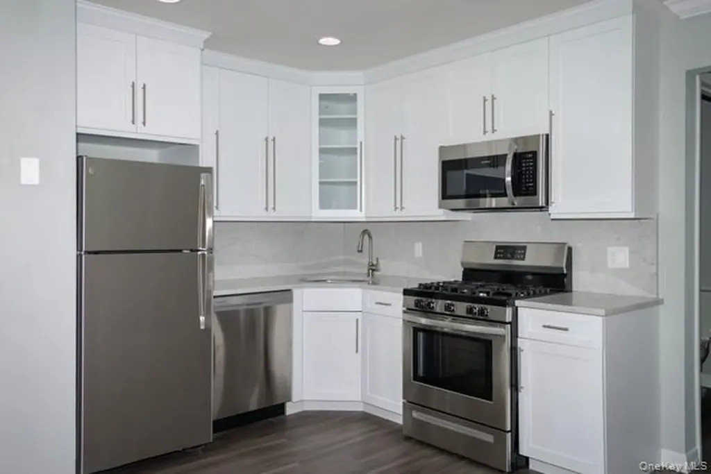 55 Fifth Avenue Bay Shore NY 11706