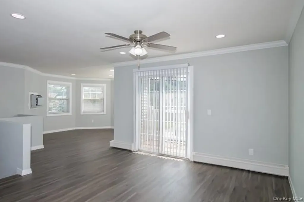 55 Fifth Avenue Bay Shore NY 11706