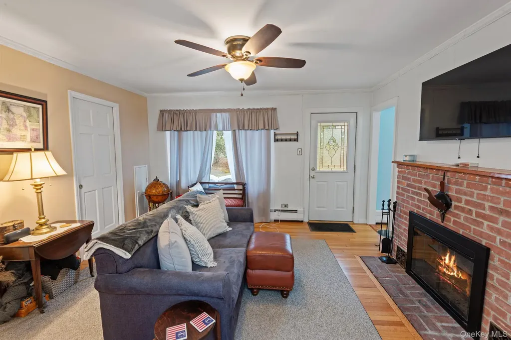 33 Oleander Drive Northport NY 11768