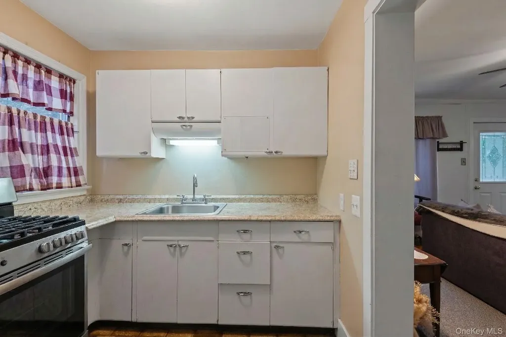 33 Oleander Drive Northport NY 11768
