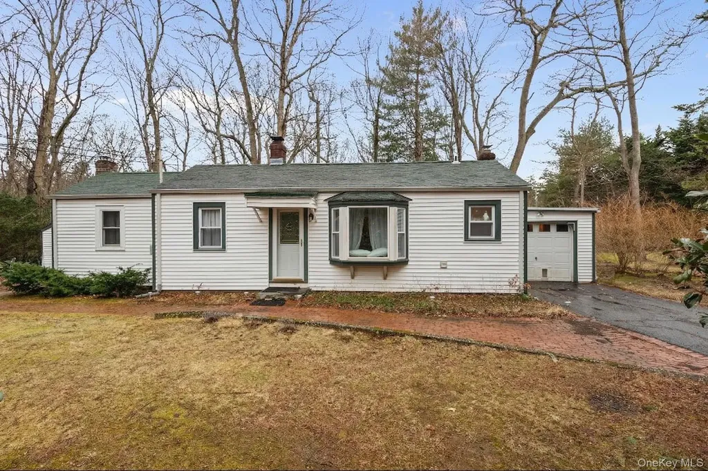 33 Oleander Drive Northport NY 11768