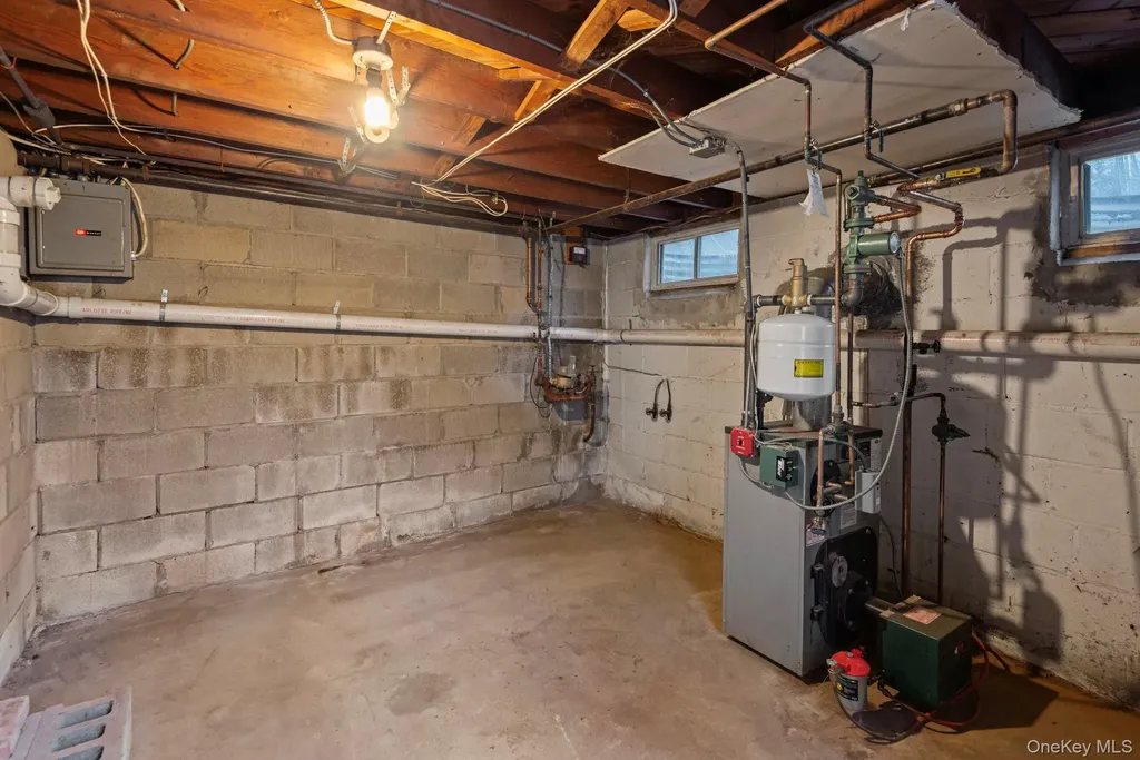 33 Oleander Drive Northport NY 11768
