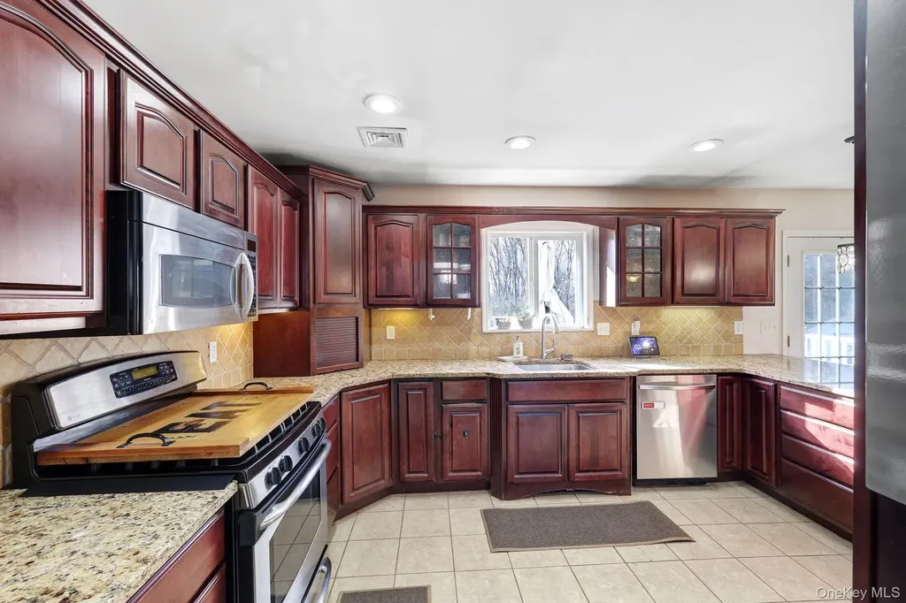 65 Maureen Drive Middletown NY 10940