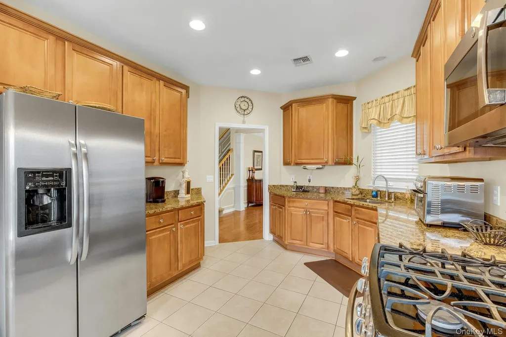 43 Louden Loop Mount Sinai NY 11766