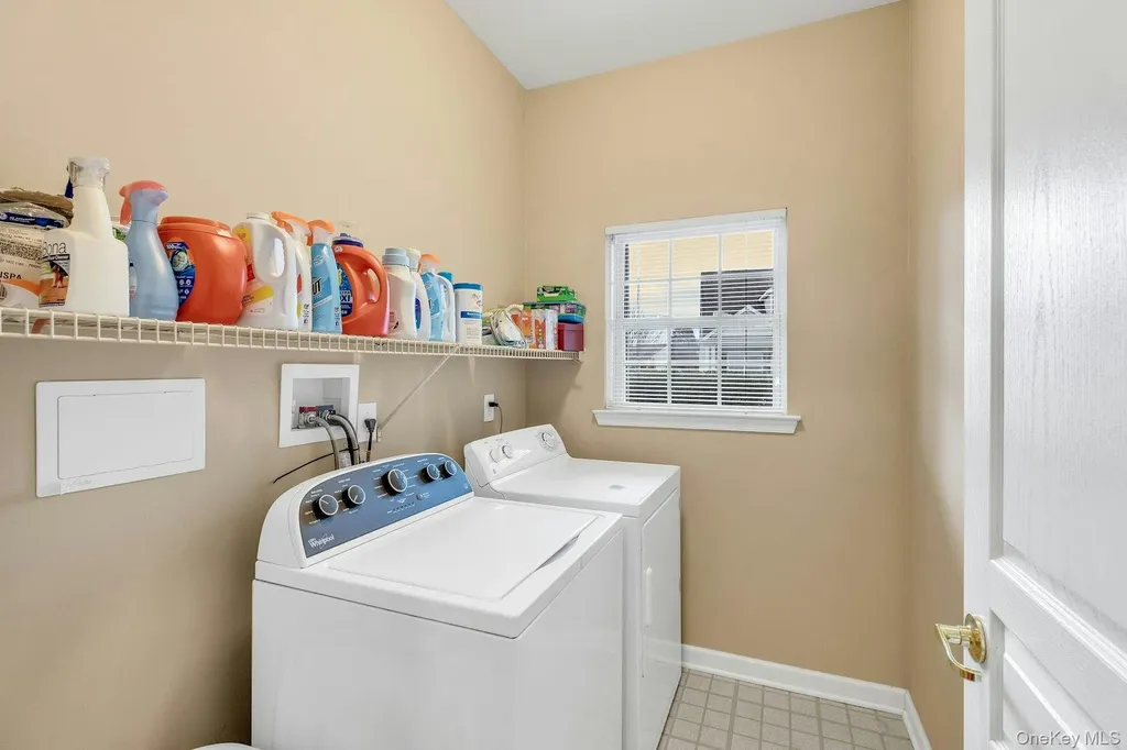 43 Louden Loop Mount Sinai NY 11766