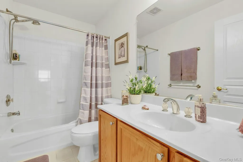 43 Louden Loop Mount Sinai NY 11766