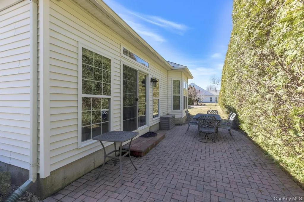 43 Louden Loop Mount Sinai NY 11766