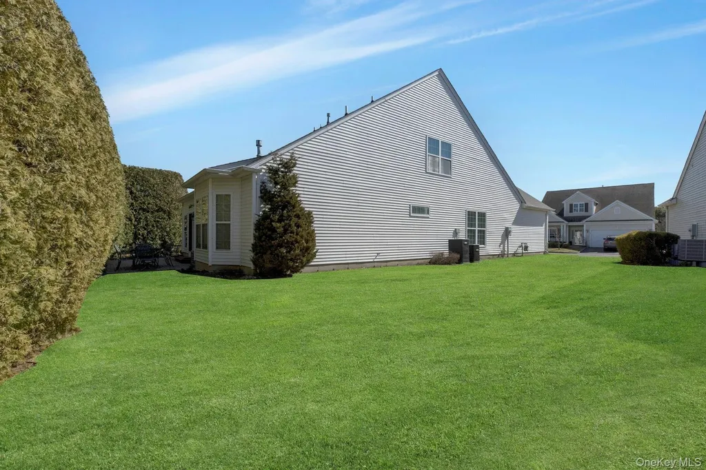 43 Louden Loop Mount Sinai NY 11766