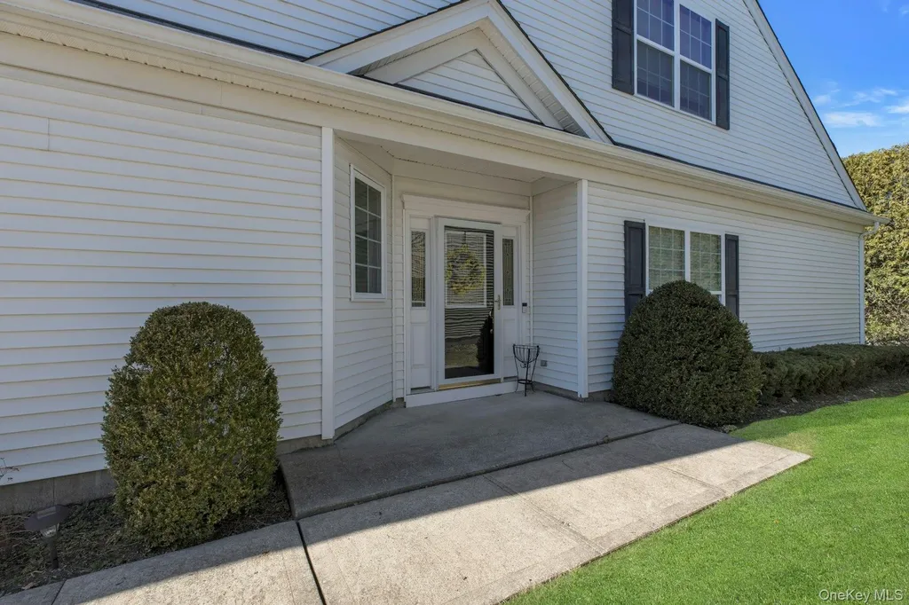 43 Louden Loop Mount Sinai NY 11766