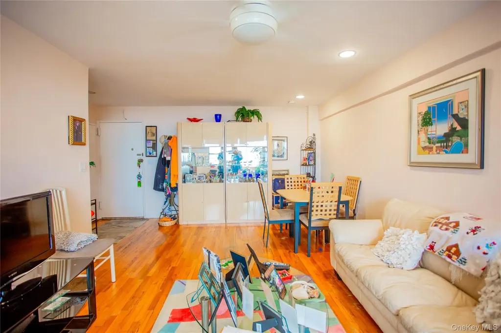 333 E Broadway Long Beach NY 11561