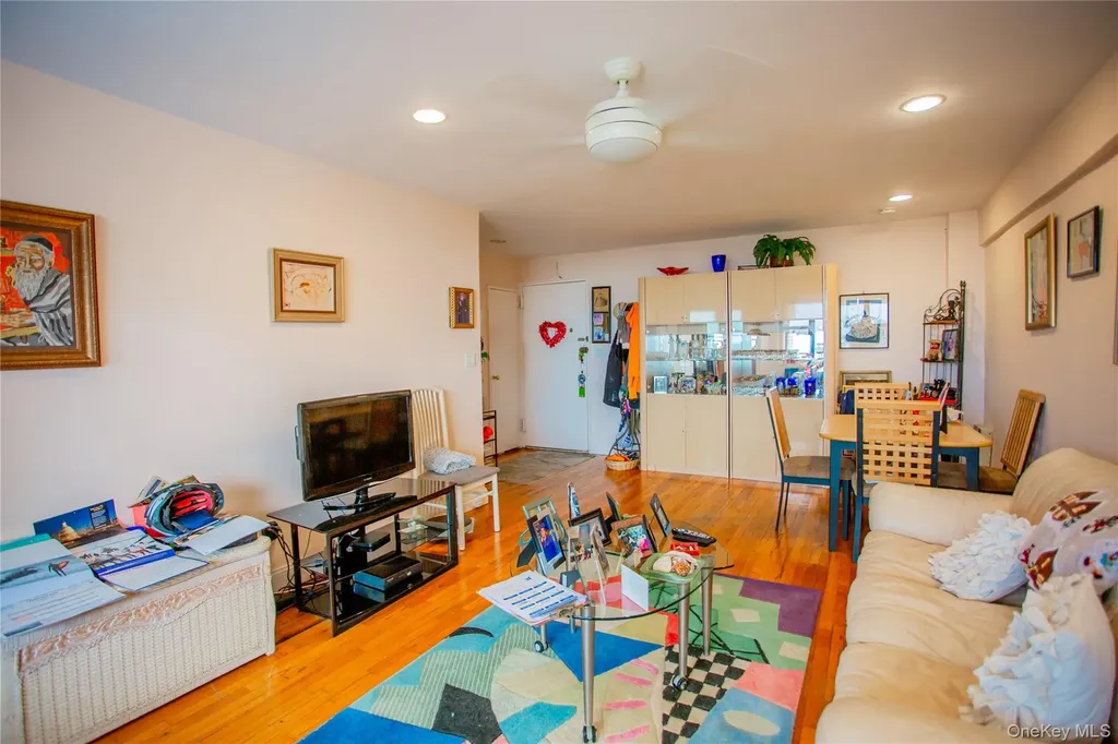 333 E Broadway Long Beach NY 11561