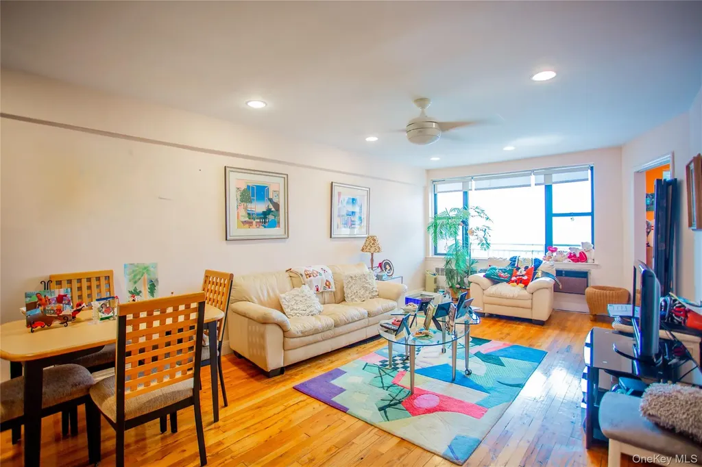 333 E Broadway Long Beach NY 11561