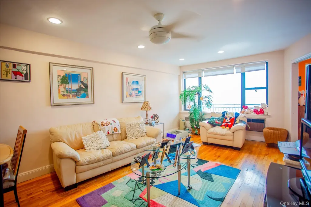 333 E Broadway Long Beach NY 11561