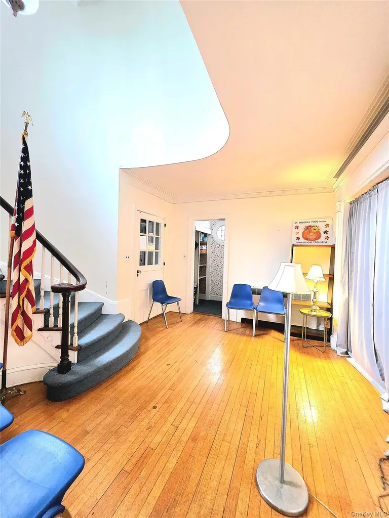 1379 Noel Avenue Hewlett NY 11557
