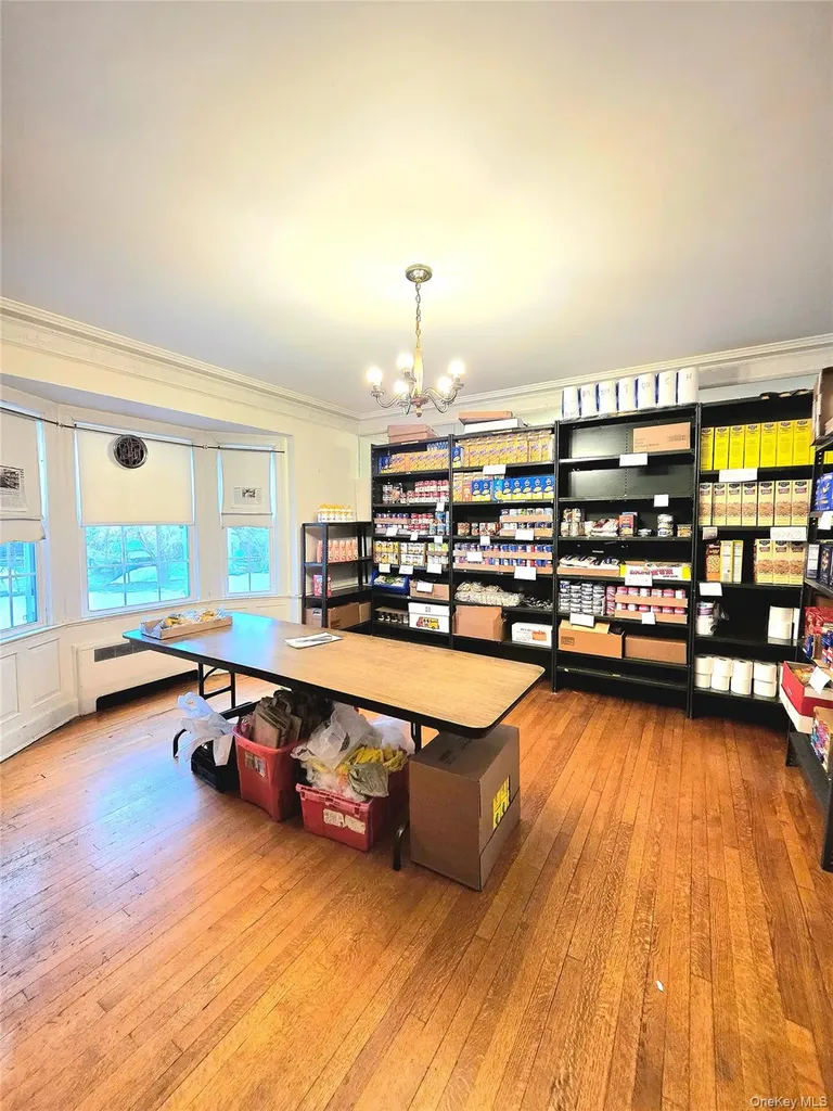 1379 Noel Avenue Hewlett NY 11557