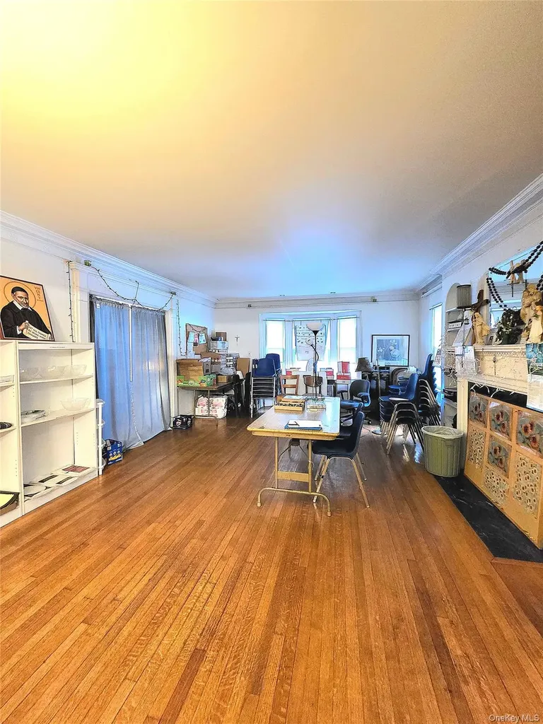 1379 Noel Avenue Hewlett NY 11557