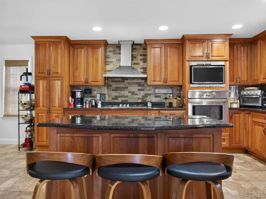 10 Rensselaer Drive Spring Valley NY 10977