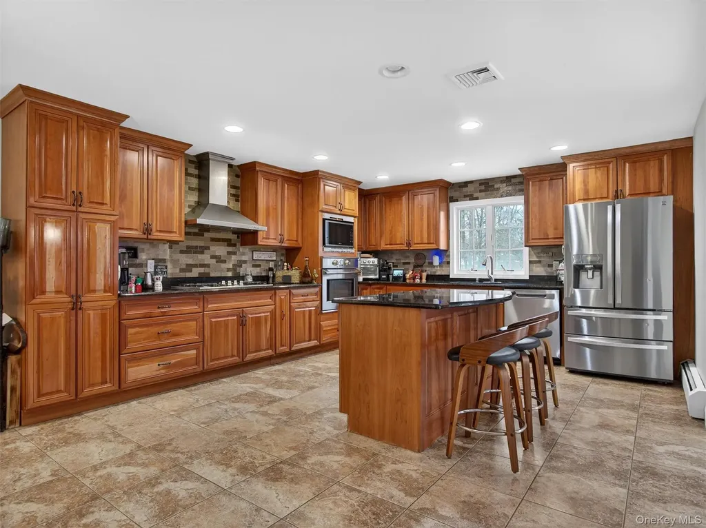 10 Rensselaer Drive Spring Valley NY 10977