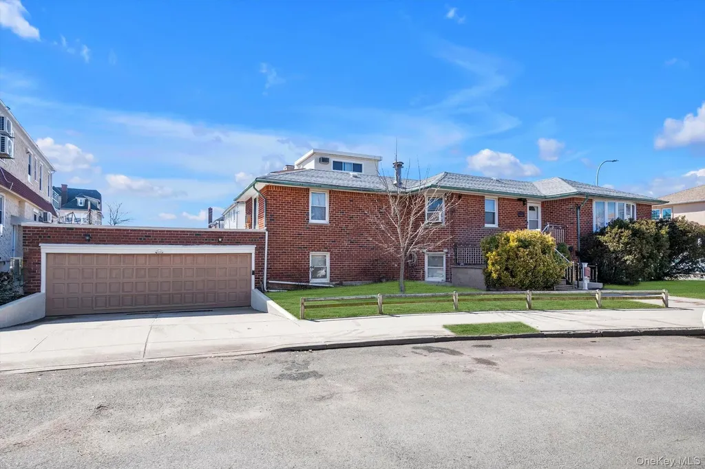 4400 Atlantic Avenue Brooklyn NY 11224