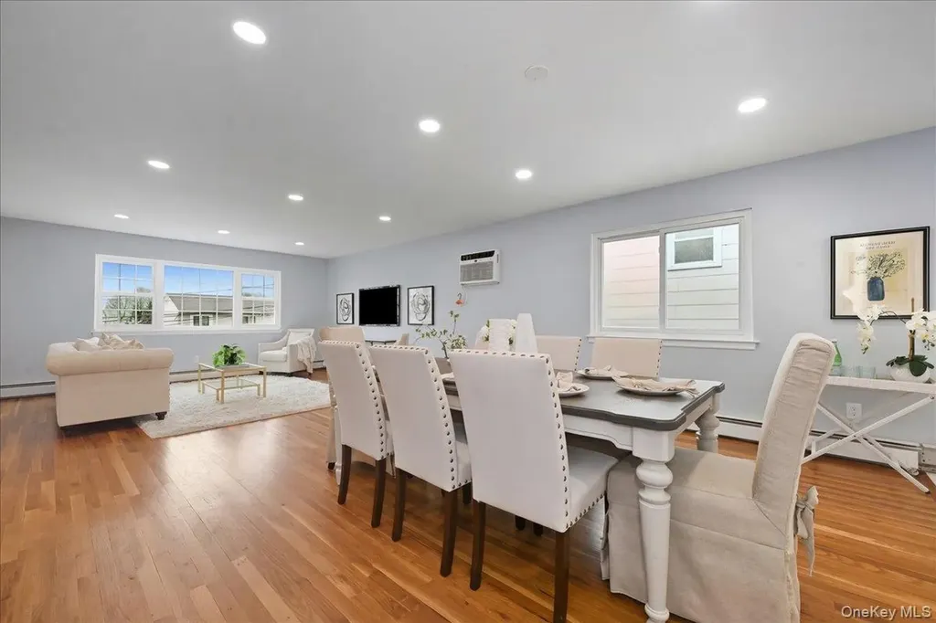 557 Southside Avenue Freeport NY 11520
