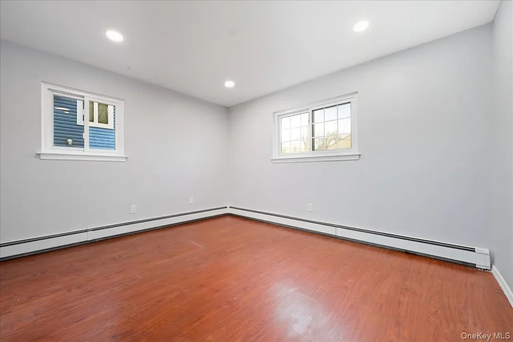 557 Southside Avenue Freeport NY 11520