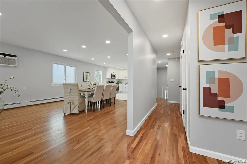 557 Southside Avenue Freeport NY 11520
